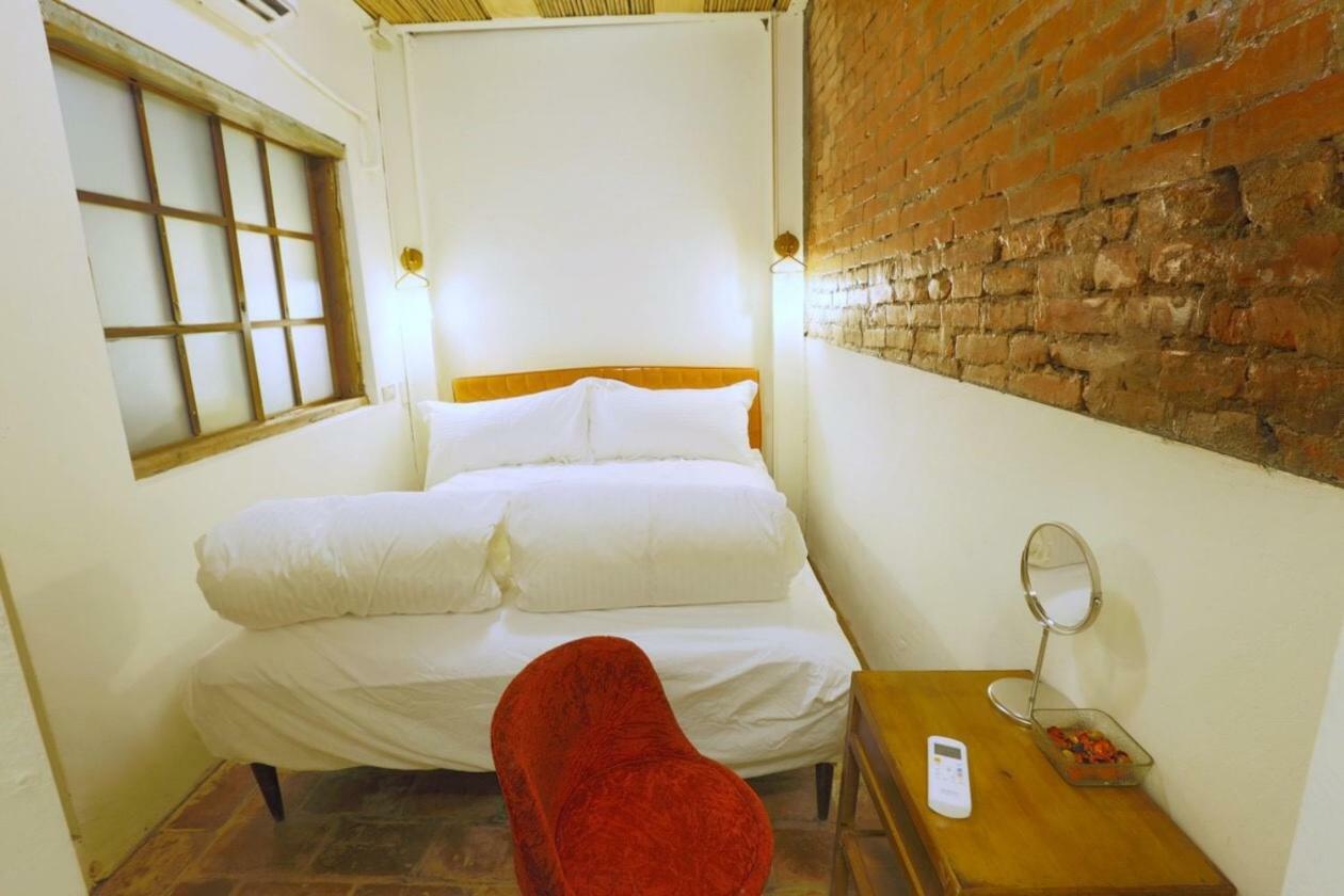 台南赤崁月樓tainan Moon House Inn Exterior photo